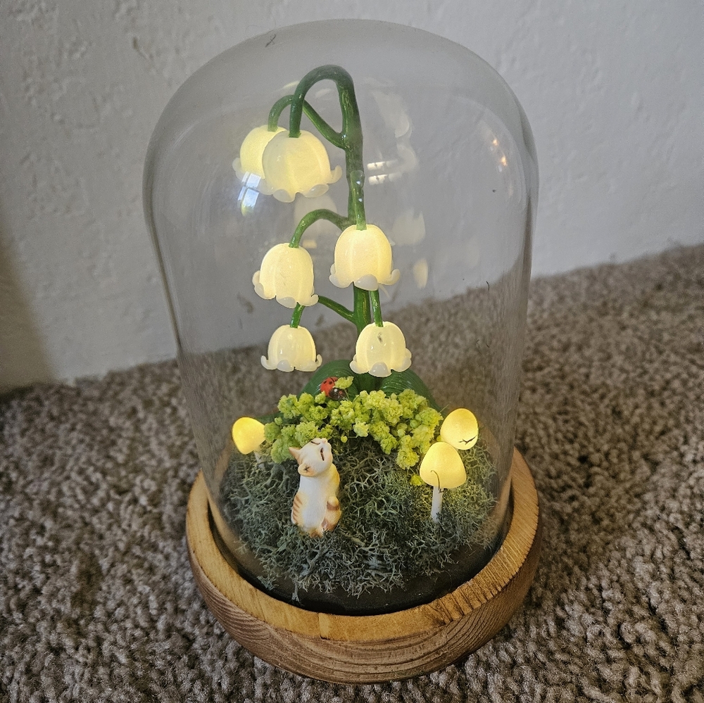 Glass Dome LED Light - Nature Inspired with Adorable Cat